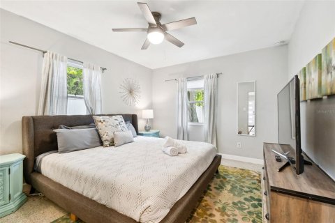 House in Saint Petersburg, Florida 2 bedrooms, 87.7 sq.m. № 1675871 - photo 28