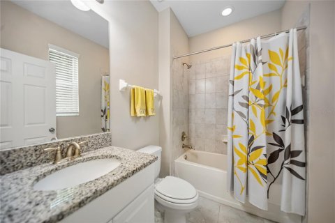 House in Riverview, Florida 5 bedrooms, 331.29 sq.m. № 2223106 - photo 17