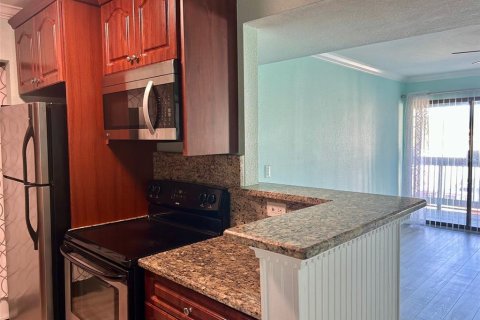 Condominio en venta en Palm Harbor, Florida, 2 dormitorios, 83.43 m2 № 2157863 - foto 7