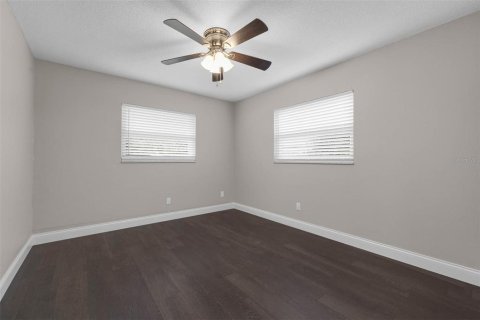 House in Orlando, Florida 4 bedrooms, 175.03 sq.m. № 1747418 - photo 30
