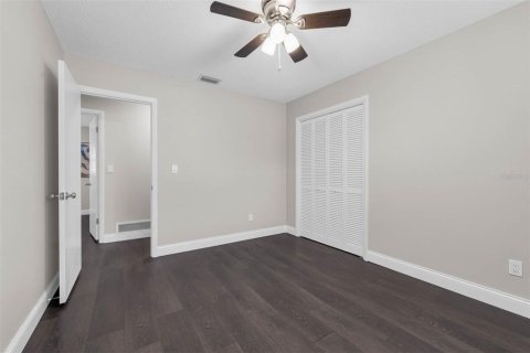 House in Orlando, Florida 4 bedrooms, 175.03 sq.m. № 1747418 - photo 29