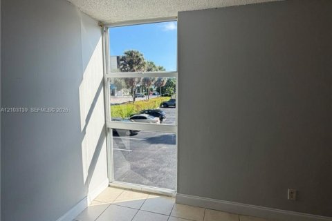 Condo à North Miami Beach, Floride, 2 chambres № 2417538