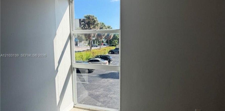 Condo à North Miami Beach, Floride, 2 chambres  № 2417538