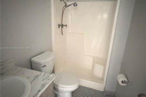 Copropriété à louer à North Miami Beach, Floride: 2 chambres, 96.15 m2 № 2417538 - photo 8