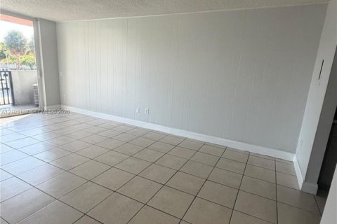 Copropriété à louer à North Miami Beach, Floride: 2 chambres, 96.15 m2 № 2417538 - photo 22