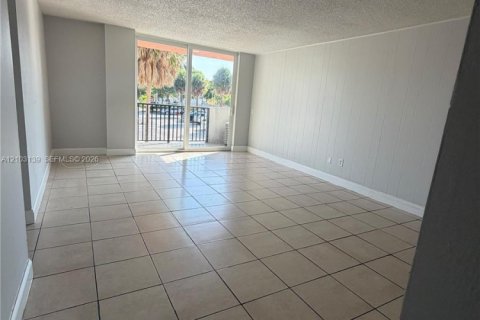 Copropriété à louer à North Miami Beach, Floride: 2 chambres, 96.15 m2 № 2417538 - photo 20