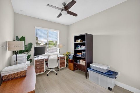 Touwnhouse à louer à Fort Lauderdale, Floride: 3 chambres, 195.56 m2 № 1976355 - photo 29