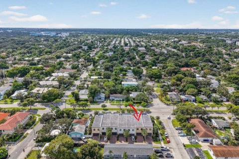 Touwnhouse à louer à Fort Lauderdale, Floride: 3 chambres, 195.56 m2 № 1976355 - photo 7