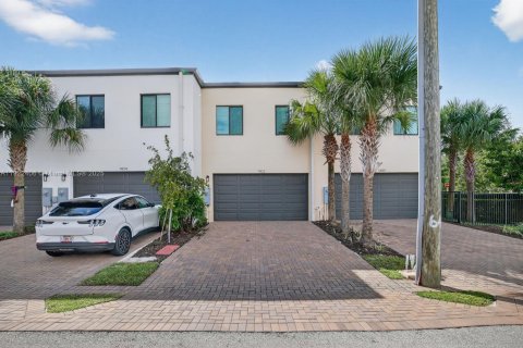 Touwnhouse à louer à Fort Lauderdale, Floride: 3 chambres, 195.56 m2 № 1976355 - photo 15