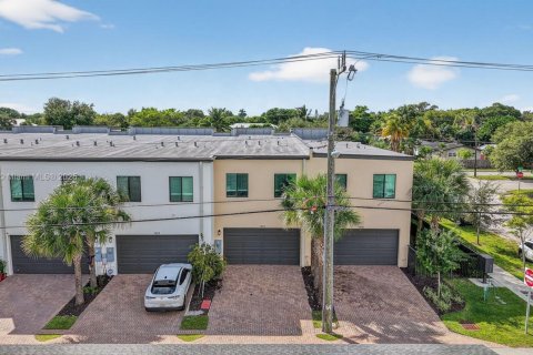 Touwnhouse à louer à Fort Lauderdale, Floride: 3 chambres, 195.56 m2 № 1976355 - photo 3
