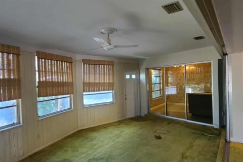 House in Largo, Florida 7 bedrooms, 407.84 sq.m. № 1757600 - photo 29