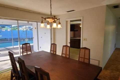 House in Largo, Florida 7 bedrooms, 407.84 sq.m. № 1757600 - photo 9