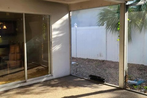 House in Largo, Florida 7 bedrooms, 407.84 sq.m. № 1757600 - photo 14