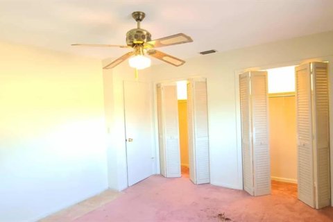 House in Largo, Florida 7 bedrooms, 407.84 sq.m. № 1757600 - photo 18