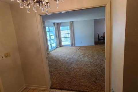 House in Largo, Florida 7 bedrooms, 407.84 sq.m. № 1757600 - photo 4
