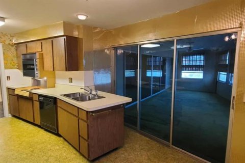 House in Largo, Florida 7 bedrooms, 407.84 sq.m. № 1757600 - photo 30