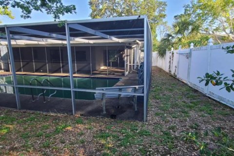 House in Largo, Florida 7 bedrooms, 407.84 sq.m. № 1757600 - photo 25