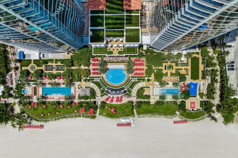 Condominio en venta en Sunny Isles Beach, Florida, 4 dormitorios, 517.74 m2 № 1970576 - foto 24