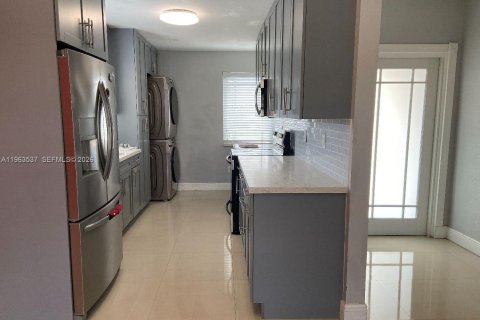 Villa ou maison à vendre à Miami, Floride: 3 chambres, 104.52 m2 № 2025594 - photo 5