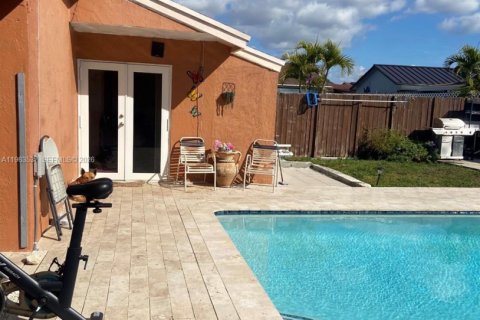 Villa ou maison à vendre à Miami, Floride: 3 chambres, 104.52 m2 № 2025594 - photo 24
