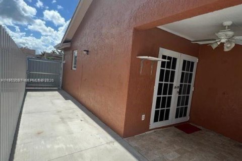Villa ou maison à vendre à Miami, Floride: 3 chambres, 104.52 m2 № 2025594 - photo 19