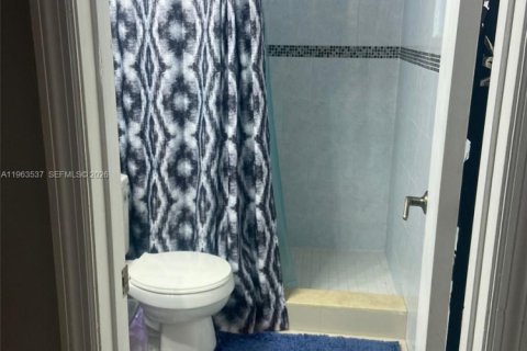 Villa ou maison à vendre à Miami, Floride: 3 chambres, 104.52 m2 № 2025594 - photo 7