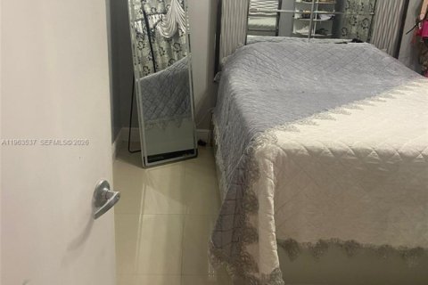 Villa ou maison à vendre à Miami, Floride: 3 chambres, 104.52 m2 № 2025594 - photo 11