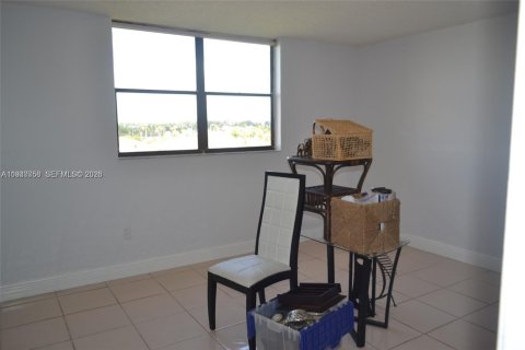 Condominio en alquiler en Miami, Florida, 2 dormitorios, 94.2 m2 № 1997783 - foto 14