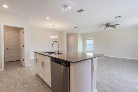 House in Ocoee, Florida 5 bedrooms, 203.83 sq.m. № 1673689 - photo 10