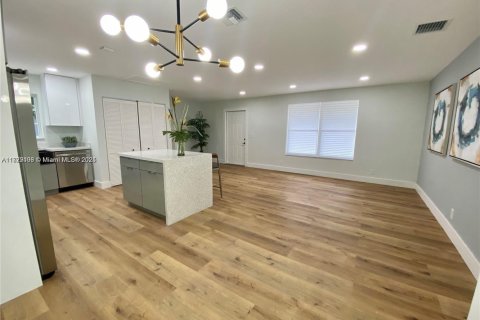 House in Fort Lauderdale, Florida 3 bedrooms, 104.7 sq.m. № 1593653 - photo 5