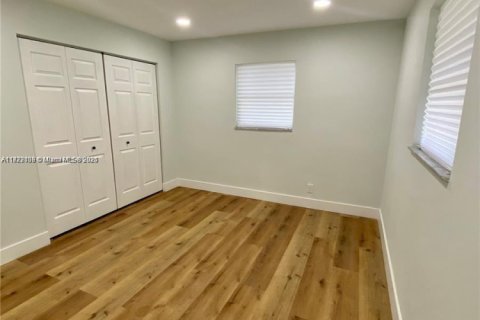 House in Fort Lauderdale, Florida 3 bedrooms, 104.7 sq.m. № 1593653 - photo 10