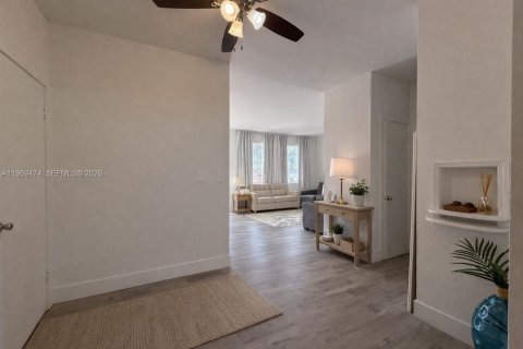 Снять в аренду квартиру в Майами-Бич, Флорида 1 спальня, 69.68м2, № 2030227 - фото 3