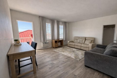 Снять в аренду квартиру в Майами-Бич, Флорида 1 спальня, 69.68м2, № 2030227 - фото 6