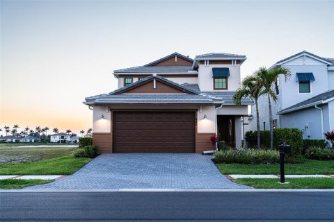 House in Saint Lucie, Florida 5 bedrooms, 292.64 sq.m. № 2202329