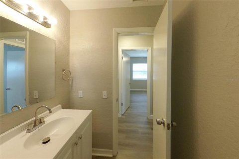 Villa ou maison à louer à Largo, Floride: 4 chambres, 136.85 m2 № 2385954 - photo 14