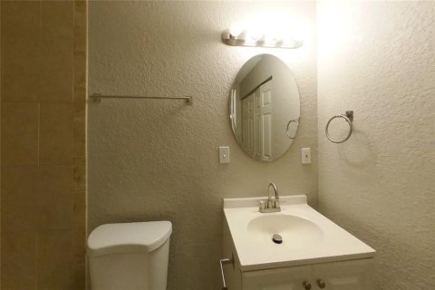 Villa ou maison à louer à Largo, Floride: 4 chambres, 136.85 m2 № 2385954 - photo 8