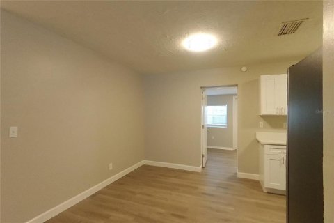 Villa ou maison à louer à Largo, Floride: 4 chambres, 136.85 m2 № 2385954 - photo 4