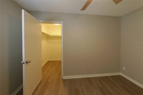 Villa ou maison à louer à Largo, Floride: 4 chambres, 136.85 m2 № 2385954 - photo 12