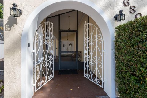 Villa ou maison à vendre à Tampa, Floride: 4 chambres, 219.62 m2 № 2143339 - photo 4