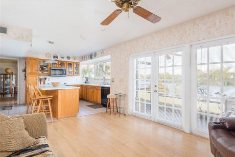 Villa ou maison à vendre à Tampa, Floride: 4 chambres, 219.62 m2 № 2143339 - photo 18