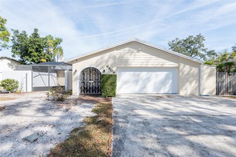 Villa ou maison à vendre à Tampa, Floride: 4 chambres, 219.62 m2 № 2143339 - photo 3
