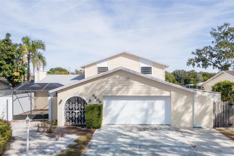 Villa ou maison à vendre à Tampa, Floride: 4 chambres, 219.62 m2 № 2143339 - photo 2