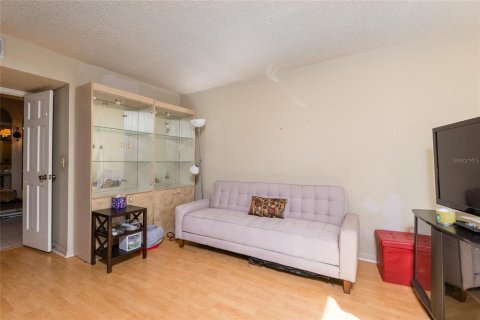 Villa ou maison à vendre à Tampa, Floride: 4 chambres, 219.62 m2 № 2143339 - photo 21