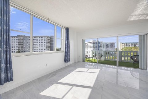 Condominio en venta en Hollywood, Florida, 2 dormitorios, 124.86 m2 № 1695701 - foto 6