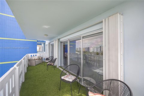Condominio en venta en Hollywood, Florida, 2 dormitorios, 124.86 m2 № 1695701 - foto 9