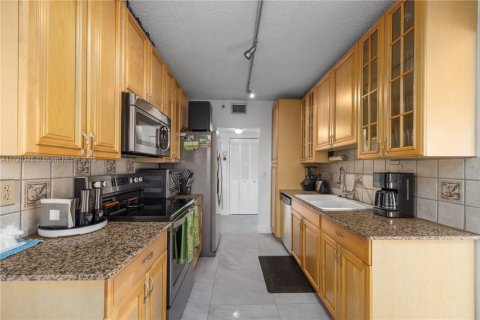 Condominio en venta en Hollywood, Florida, 2 dormitorios, 124.86 m2 № 1695701 - foto 15