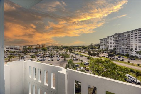 Condominio en venta en Hollywood, Florida, 2 dormitorios, 124.86 m2 № 1695701 - foto 10