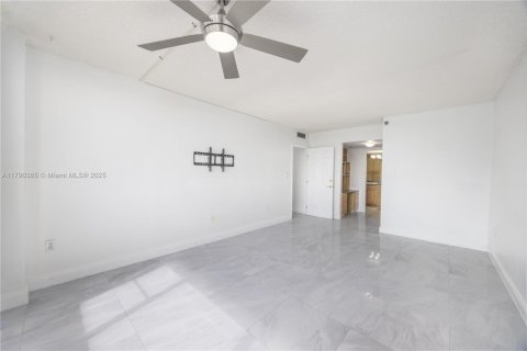 Condominio en venta en Hollywood, Florida, 2 dormitorios, 124.86 m2 № 1695701 - foto 25