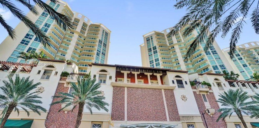 Condominio en Sunny Isles Beach, Florida, 3 dormitorios № 1981905