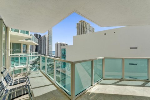 Condominio en venta en Sunny Isles Beach, Florida, 3 dormitorios, 135.45 m2 № 1981905 - foto 27